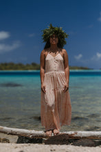Charger l&#39;image dans la galerie, Robe MANEA - Tahiti light pink
