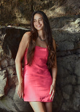 Charger l'image dans la galerie, Robe KIVA - Spicy Pink