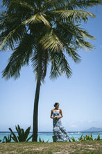 Load image into Gallery viewer, Robe TETIAROA - Tahiti Navy Blue