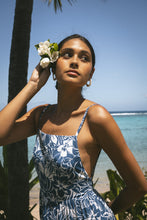 Load image into Gallery viewer, Robe TETIAROA - Tahiti Navy Blue