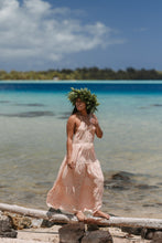 Load image into Gallery viewer, Robe MANEA - Tahiti light pink

